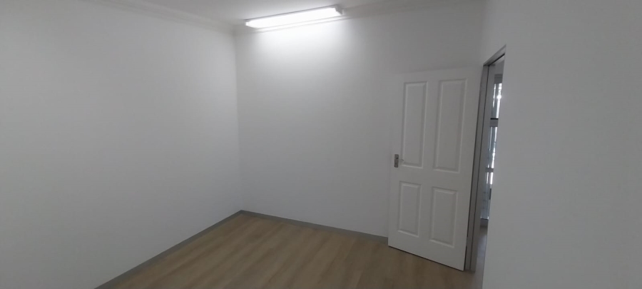 To Let Commercial Property for Rent in Vincent Eastern Cape
